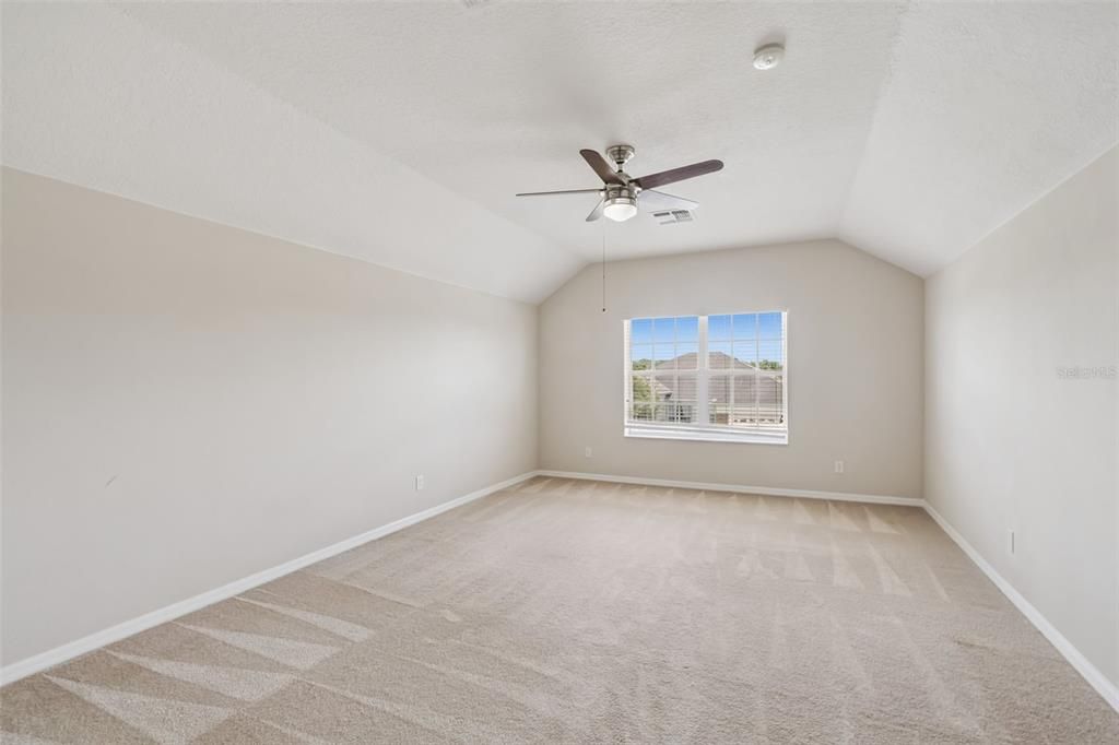 For Rent: $3,475 (5 beds, 4 baths, 3807 Square Feet)