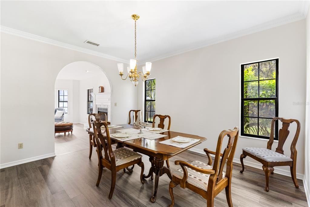 En Venta: $895,000 (4 camas, 3 baños, 3267 Pies cuadrados)
