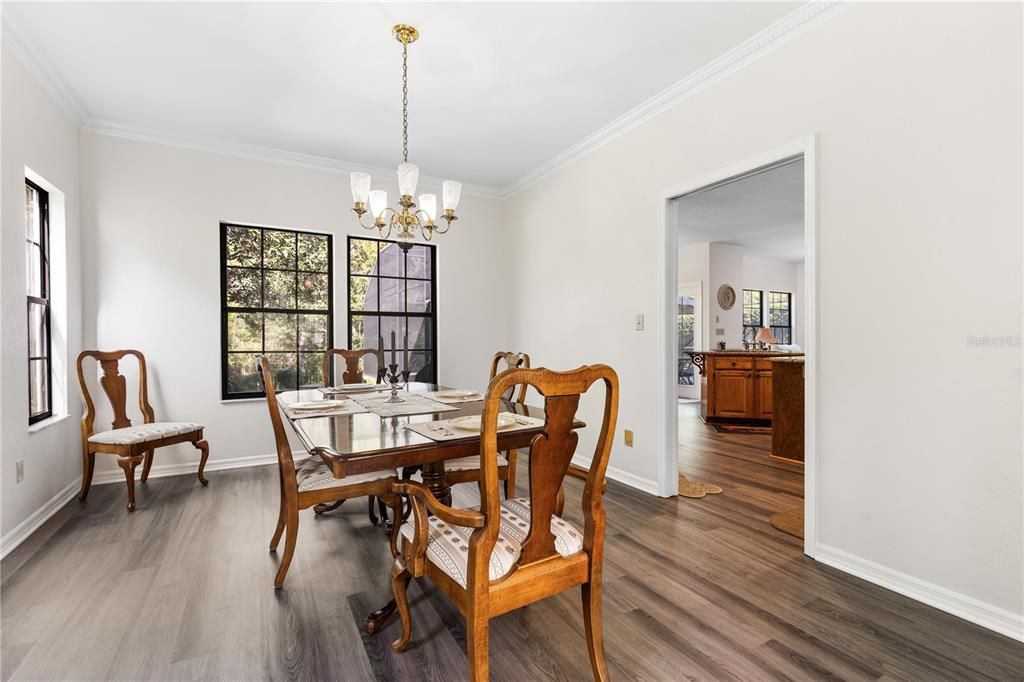 En Venta: $895,000 (4 camas, 3 baños, 3267 Pies cuadrados)