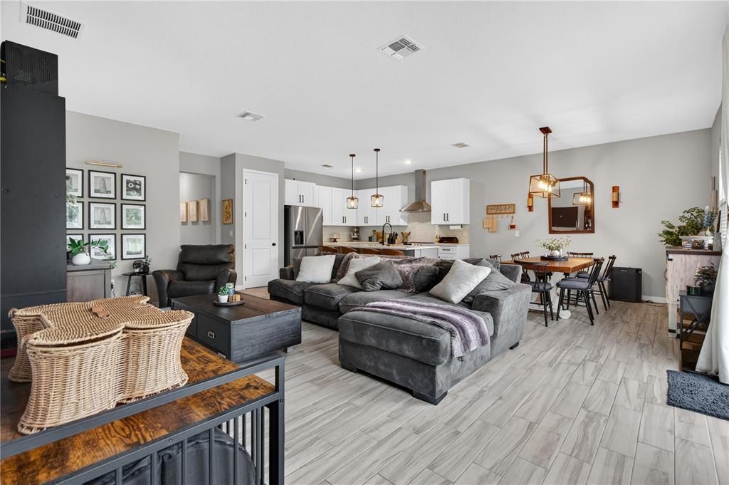 For Sale: $524,990 (4 beds, 2 baths, 1916 Square Feet)