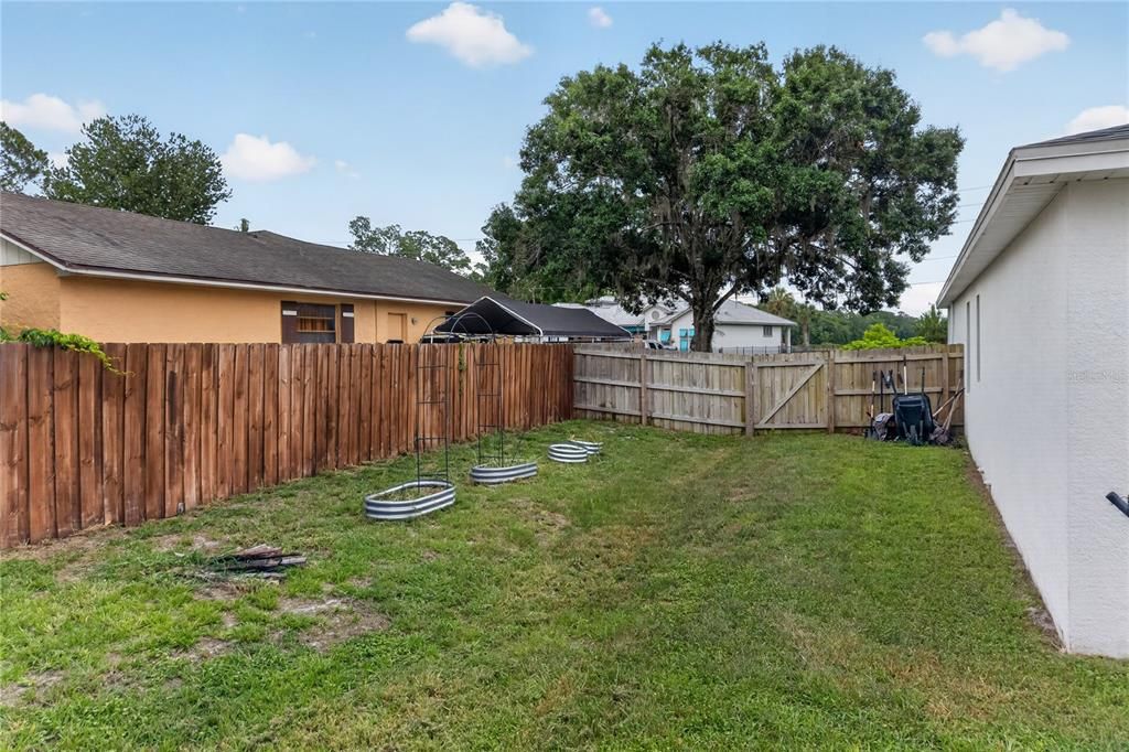For Sale: $524,990 (4 beds, 2 baths, 1916 Square Feet)