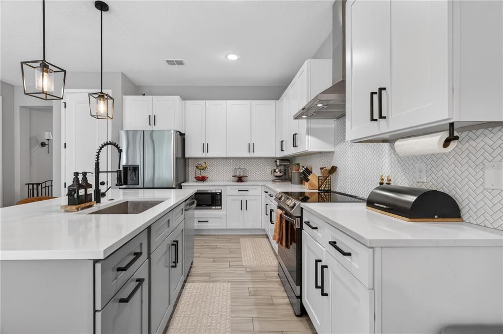 For Sale: $524,990 (4 beds, 2 baths, 1916 Square Feet)