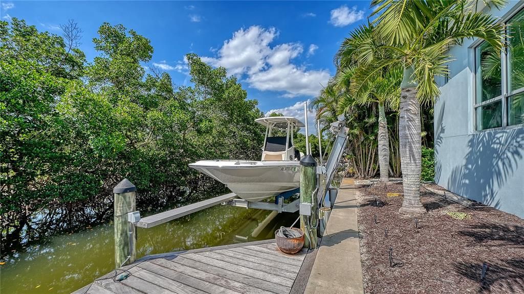 For Sale: $2,795,000 (4 beds, 3 baths, 3083 Square Feet)