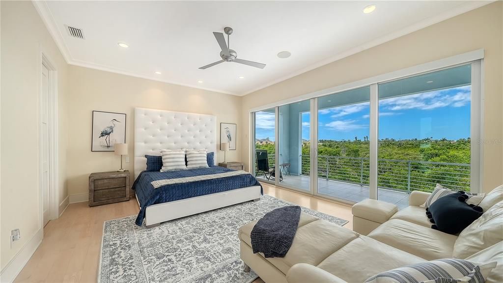 For Sale: $2,795,000 (4 beds, 3 baths, 3083 Square Feet)