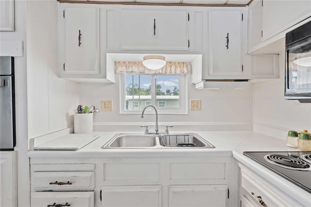 For Sale: $110,000 (2 beds, 2 baths, 772 Square Feet)