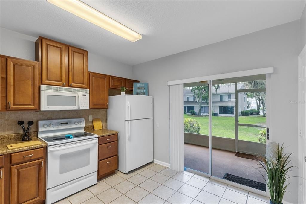 待售: $234,900 (2 贝兹, 2 浴室, 1095 平方英尺)