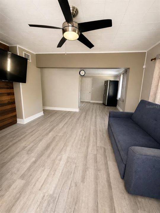 For Sale: $149,900 (3 beds, 2 baths, 1008 Square Feet)
