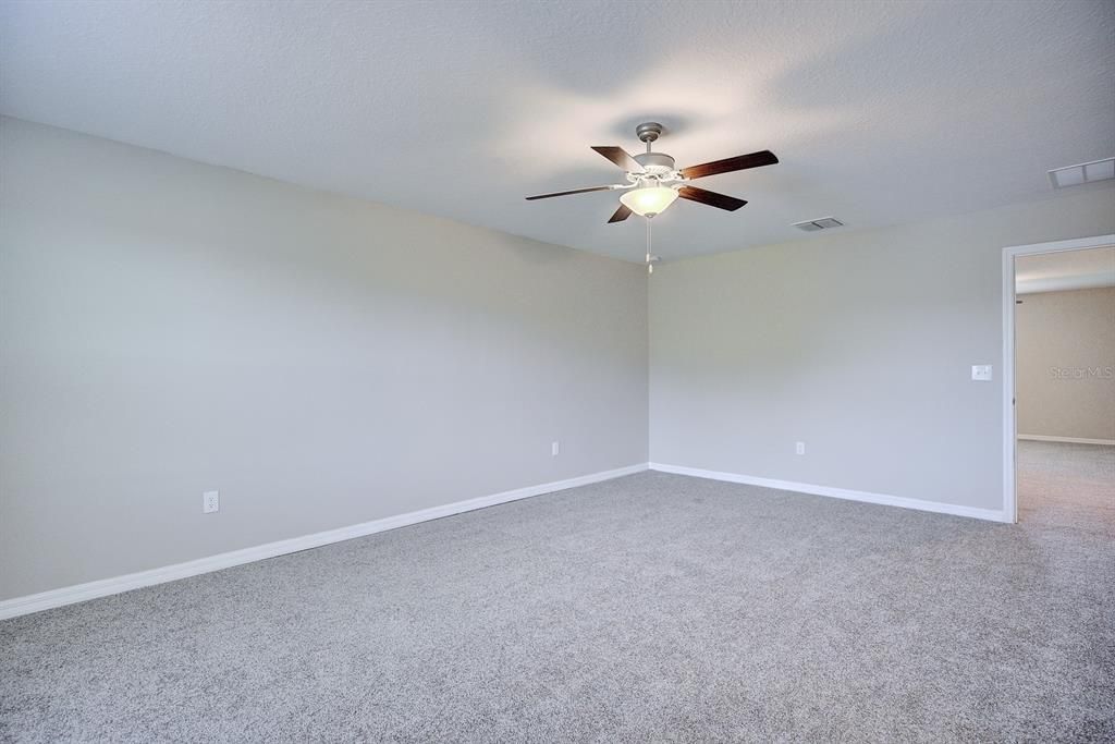 For Sale: $415,000 (6 beds, 3 baths, 3165 Square Feet)