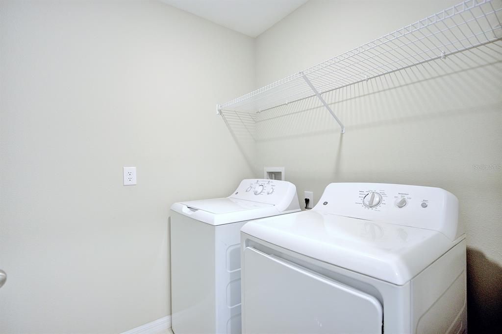 For Sale: $415,000 (6 beds, 3 baths, 3165 Square Feet)
