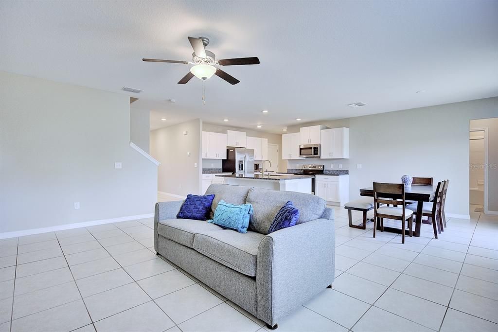 For Sale: $415,000 (6 beds, 3 baths, 3165 Square Feet)