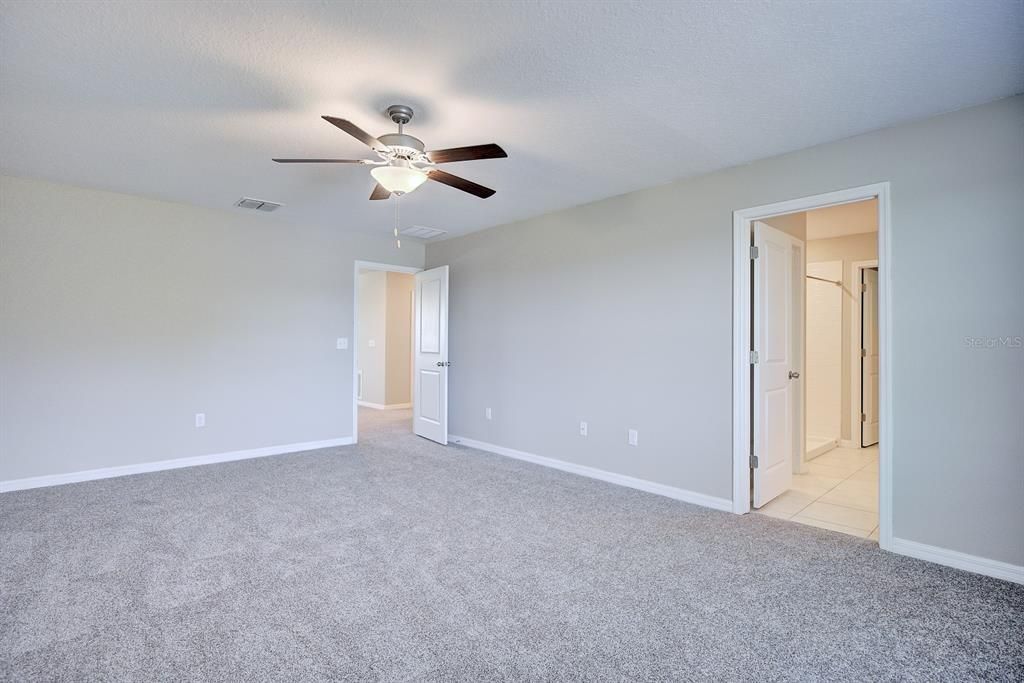 For Sale: $415,000 (6 beds, 3 baths, 3165 Square Feet)
