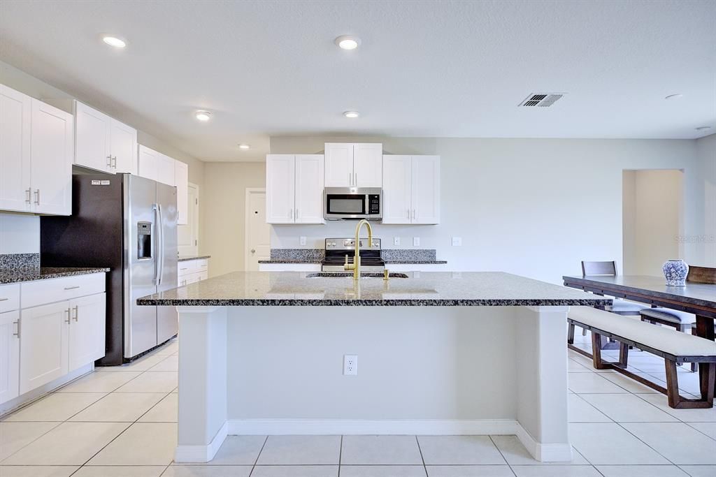 For Sale: $415,000 (6 beds, 3 baths, 3165 Square Feet)