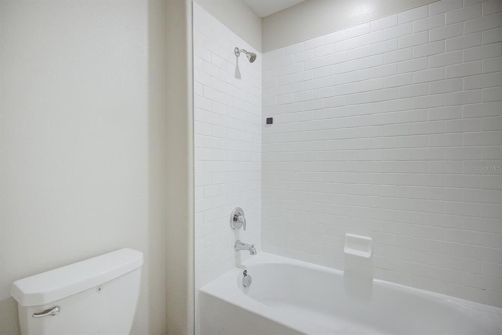 For Sale: $415,000 (6 beds, 3 baths, 3165 Square Feet)