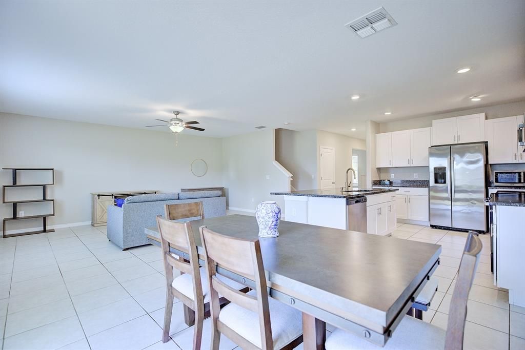 For Sale: $415,000 (6 beds, 3 baths, 3165 Square Feet)