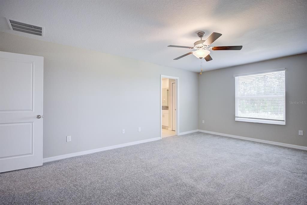 For Sale: $415,000 (6 beds, 3 baths, 3165 Square Feet)