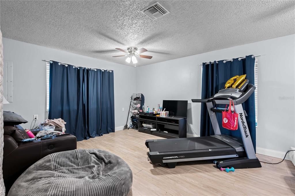 For Sale: $450,000 (4 beds, 3 baths, 2176 Square Feet)