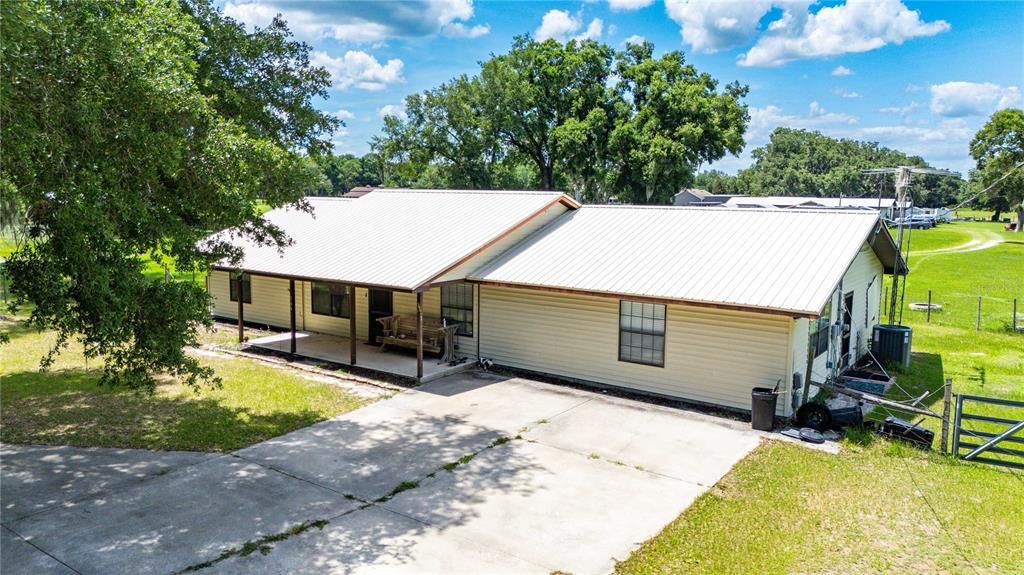 For Sale: $450,000 (4 beds, 3 baths, 2176 Square Feet)