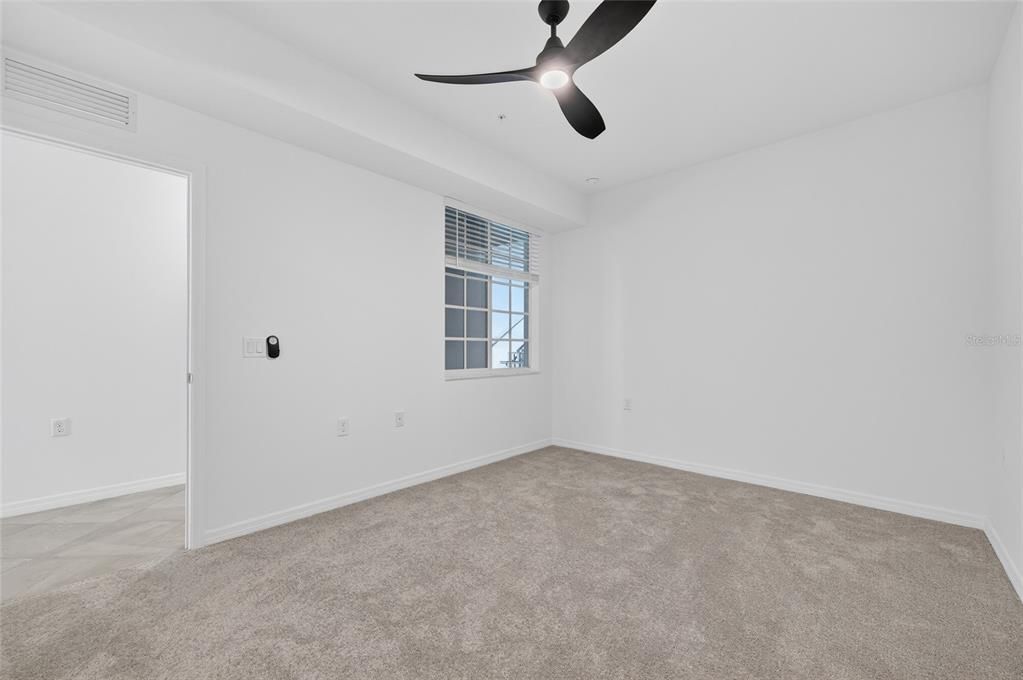 For Sale: $150,000 (2 beds, 2 baths, 1161 Square Feet)