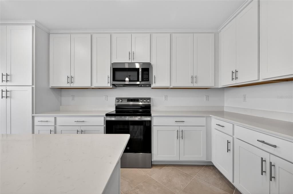 For Sale: $150,000 (2 beds, 2 baths, 1161 Square Feet)
