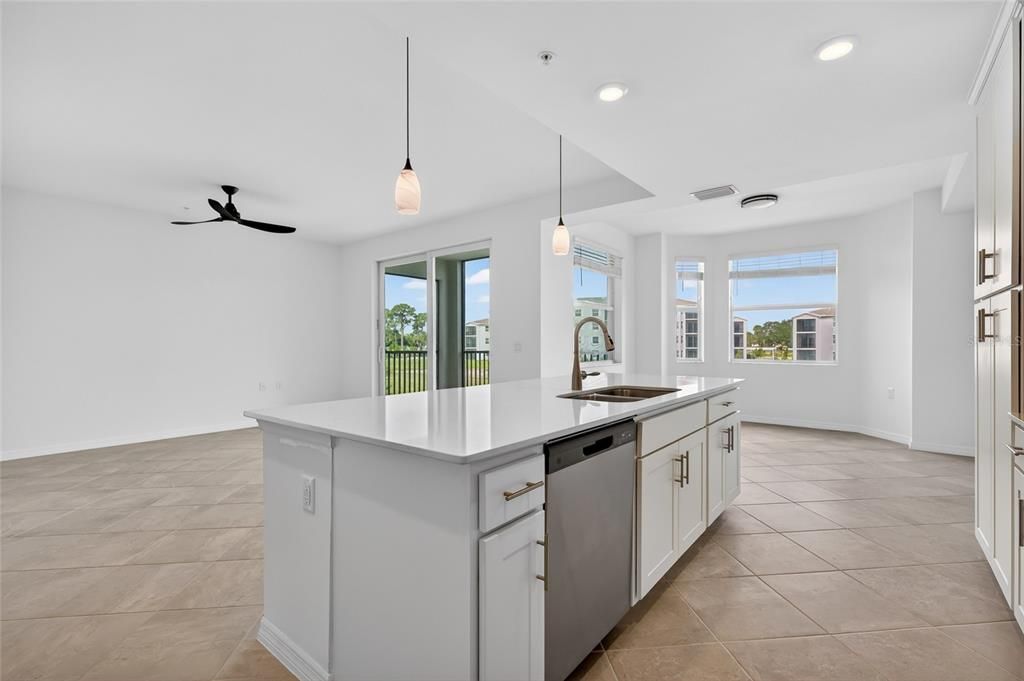 For Sale: $150,000 (2 beds, 2 baths, 1161 Square Feet)