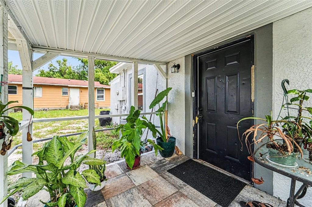 For Sale: $185,000 (2 beds, 1 baths, 736 Square Feet)