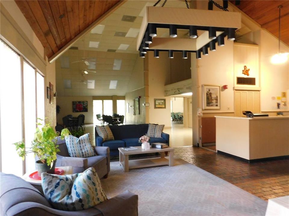 For Sale: $275,000 (2 beds, 2 baths, 1519 Square Feet)