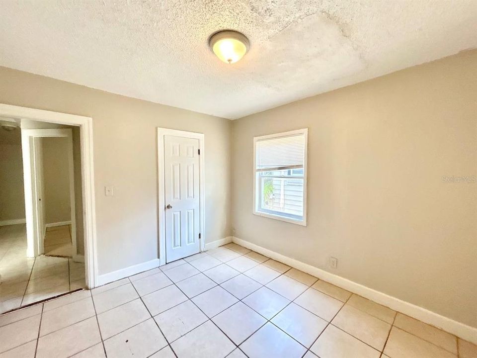 For Rent: $2,300 (4 beds, 2 baths, 1048 Square Feet)