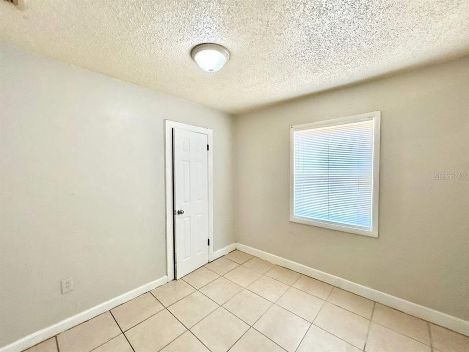 For Rent: $2,300 (4 beds, 2 baths, 1048 Square Feet)