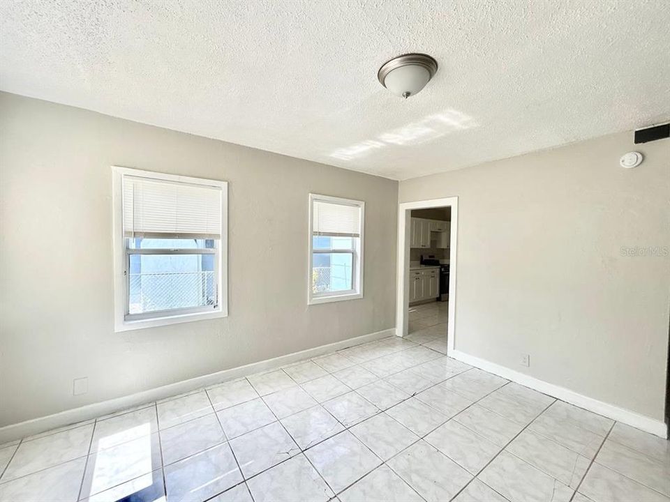 For Rent: $2,300 (4 beds, 2 baths, 1048 Square Feet)