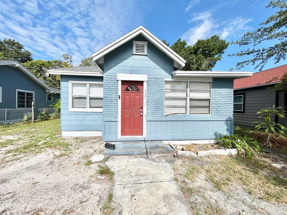 For Rent: $2,300 (4 beds, 2 baths, 1048 Square Feet)