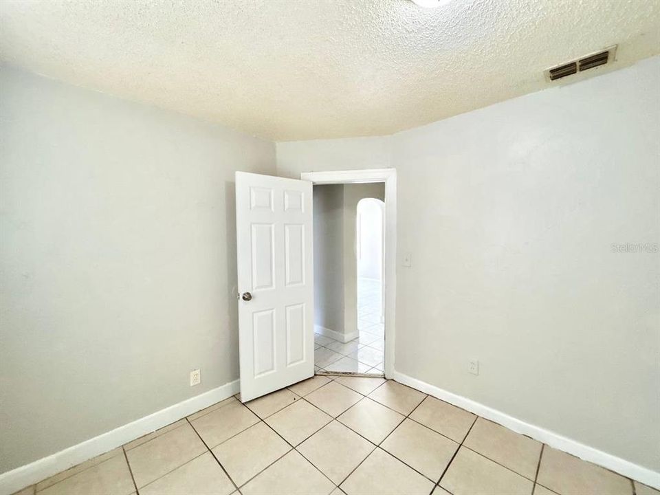 For Rent: $2,300 (4 beds, 2 baths, 1048 Square Feet)