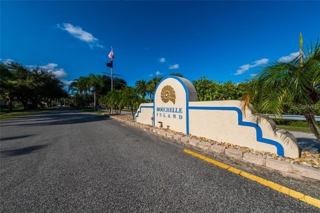 For Rent: $2,900 (2 beds, 2 baths, 1681 Square Feet)