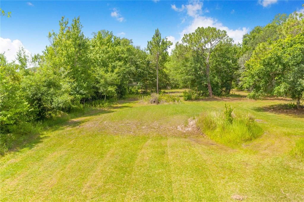 待售: $299,900 (4.93 acres)
