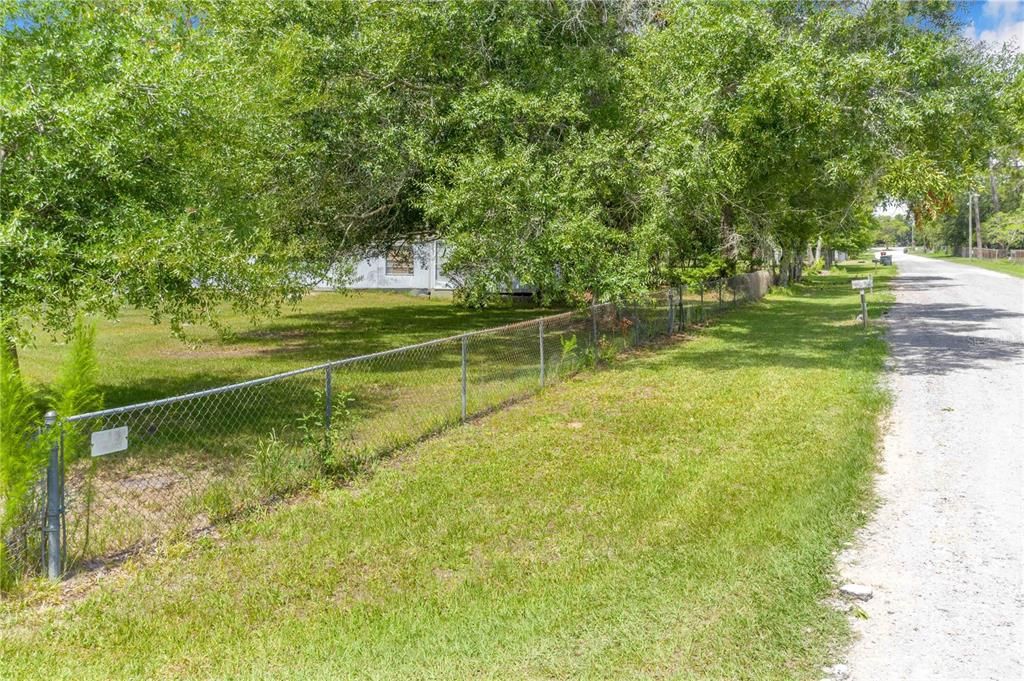 待售: $299,900 (4.93 acres)