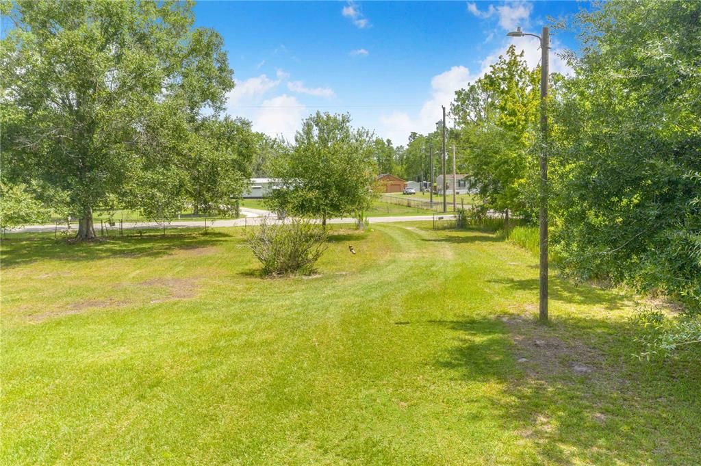 待售: $299,900 (4.93 acres)