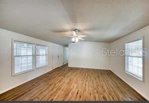 For Sale: $185,000 (2 beds, 2 baths, 1120 Square Feet)