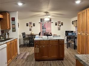 For Sale: $185,000 (2 beds, 2 baths, 1120 Square Feet)