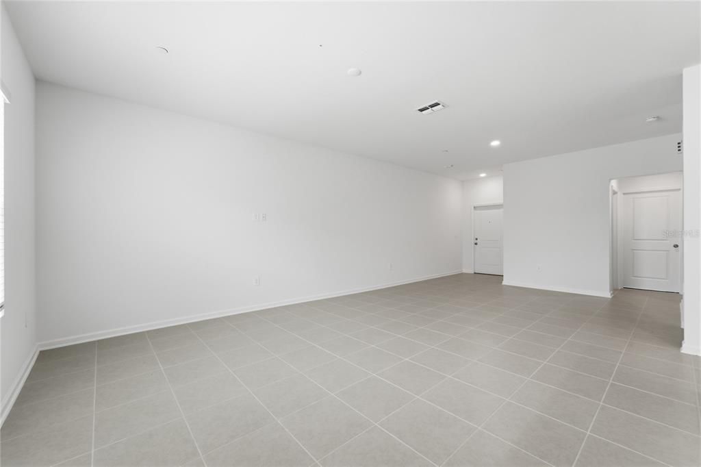 For Rent: $2,490 (4 beds, 2 baths, 2000 Square Feet)