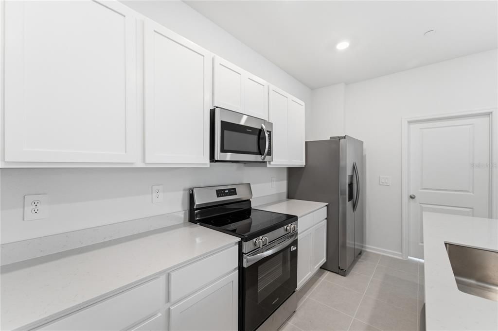 For Rent: $2,490 (4 beds, 2 baths, 2000 Square Feet)