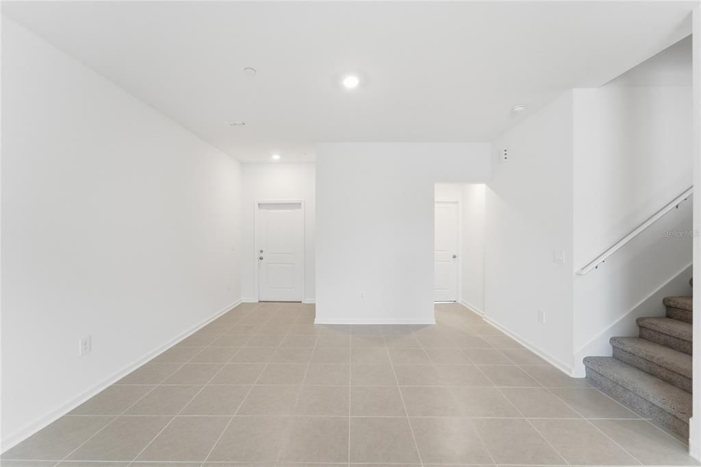 For Rent: $2,490 (4 beds, 2 baths, 2000 Square Feet)