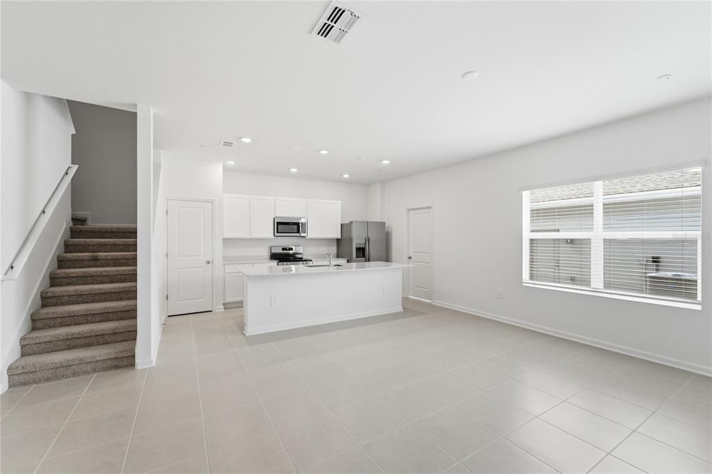 For Rent: $2,490 (4 beds, 2 baths, 2000 Square Feet)
