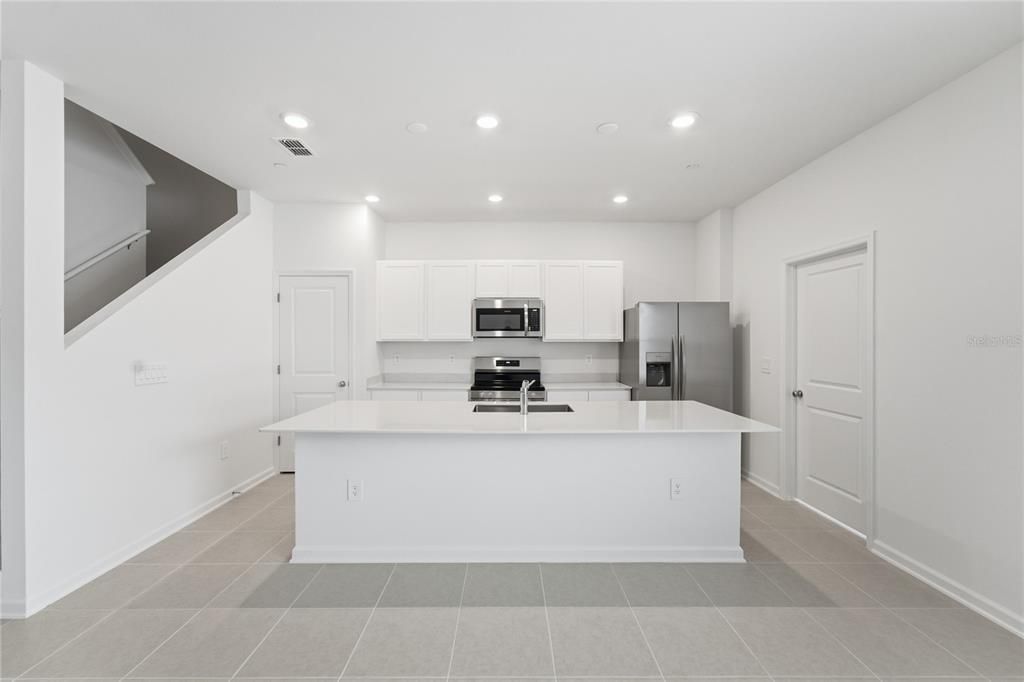For Rent: $2,490 (4 beds, 2 baths, 2000 Square Feet)