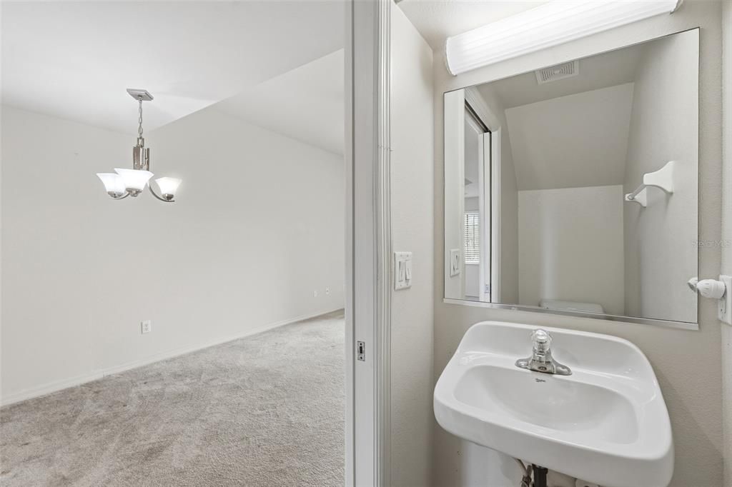 For Sale: $165,000 (2 beds, 2 baths, 1154 Square Feet)