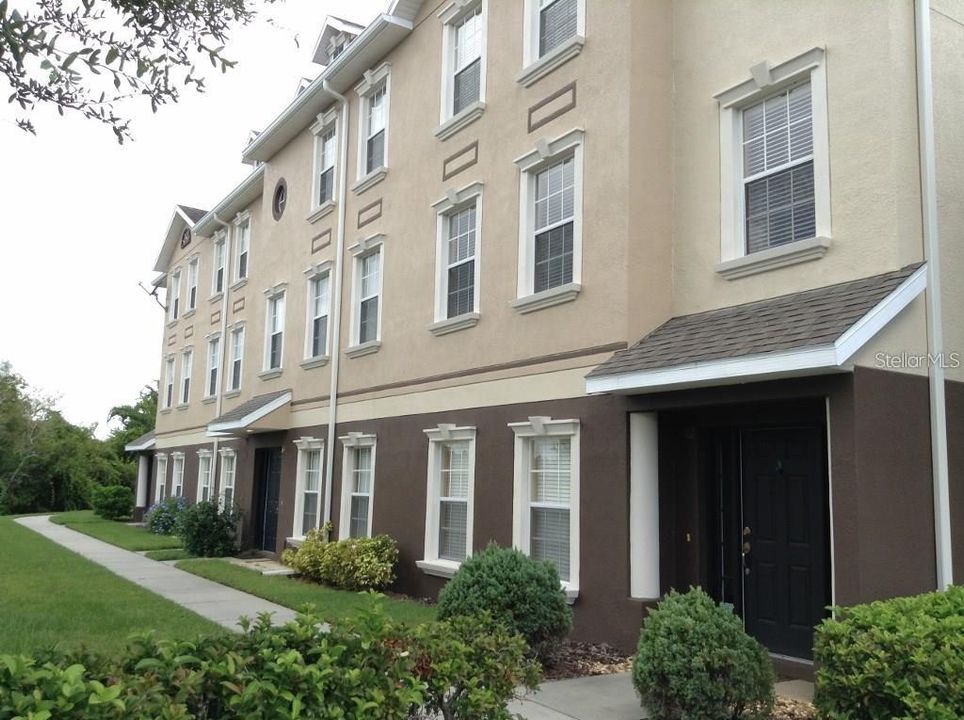 For Rent: $2,600 (4 beds, 3 baths, 2628 Square Feet)