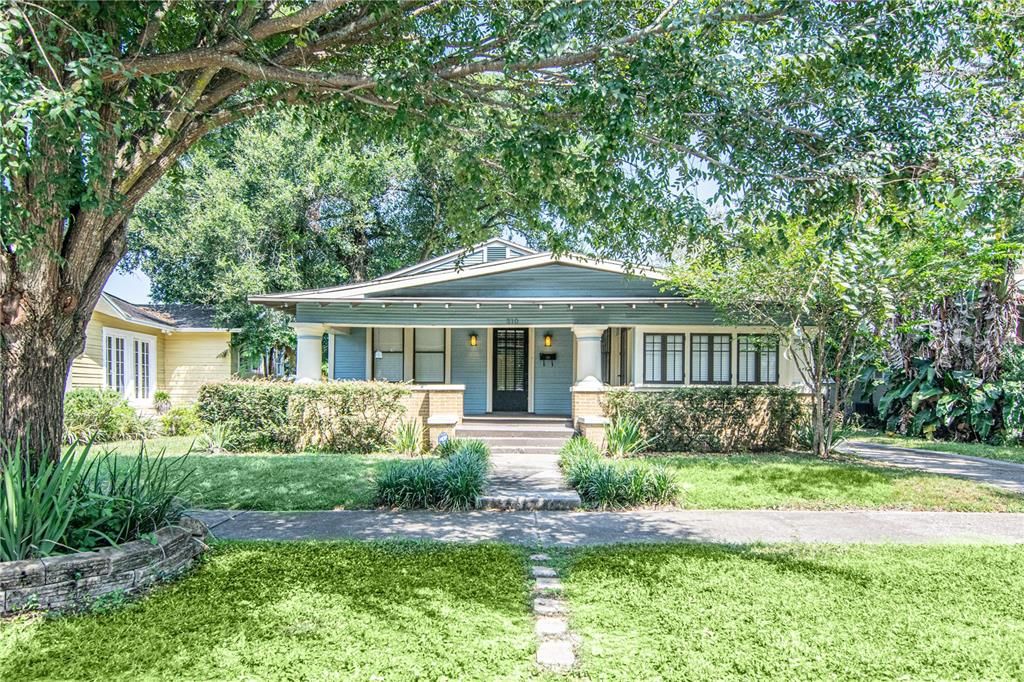 For Rent: $2,750 (2 beds, 2 baths, 1216 Square Feet)