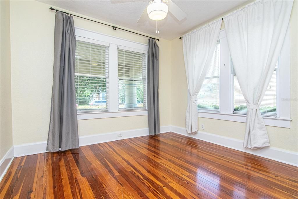 For Rent: $2,750 (2 beds, 2 baths, 1216 Square Feet)