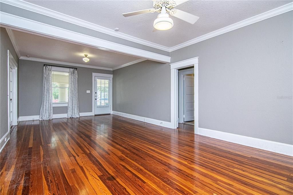 For Rent: $2,750 (2 beds, 2 baths, 1216 Square Feet)