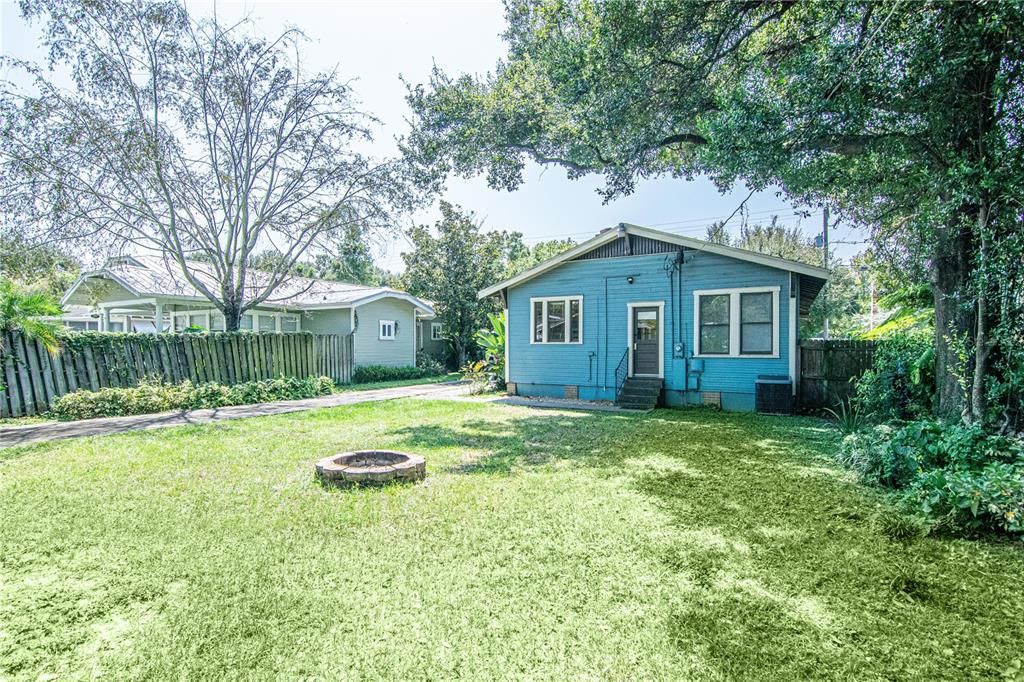 For Rent: $2,750 (2 beds, 2 baths, 1216 Square Feet)