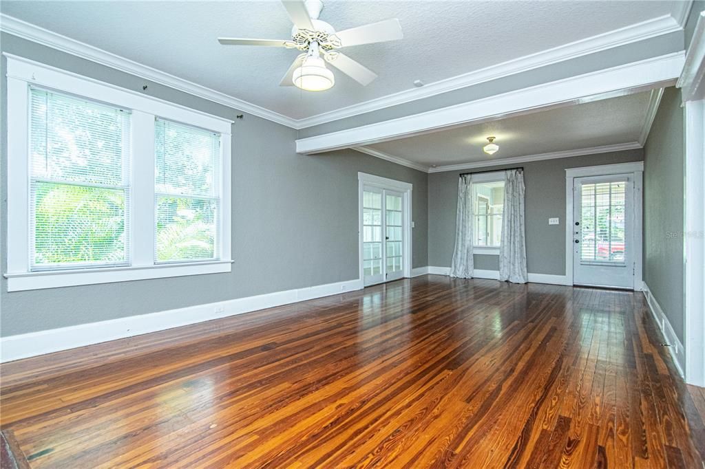 For Rent: $2,750 (2 beds, 2 baths, 1216 Square Feet)