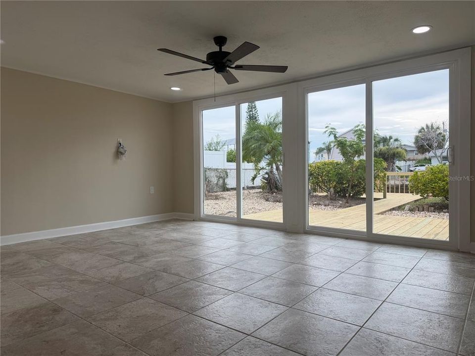 For Sale: $549,900 (3 beds, 2 baths, 1512 Square Feet)